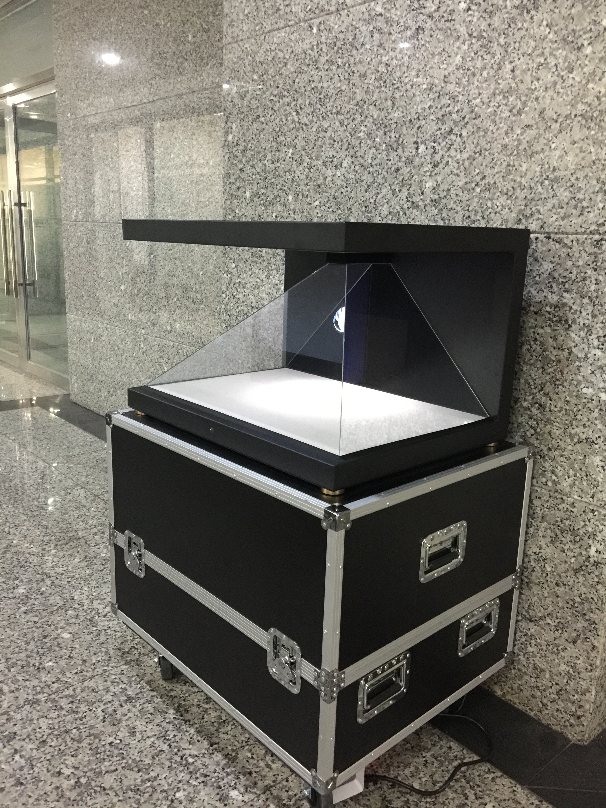 270°FULL HD 3D Holographic Pyramid Display Showcase for jewelry